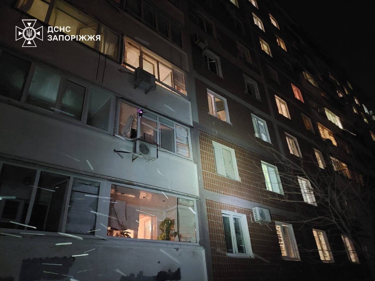 Смертельный удар по Запорожью: повреждены девятиэтажки, количество пострадавших выросло - фото 2