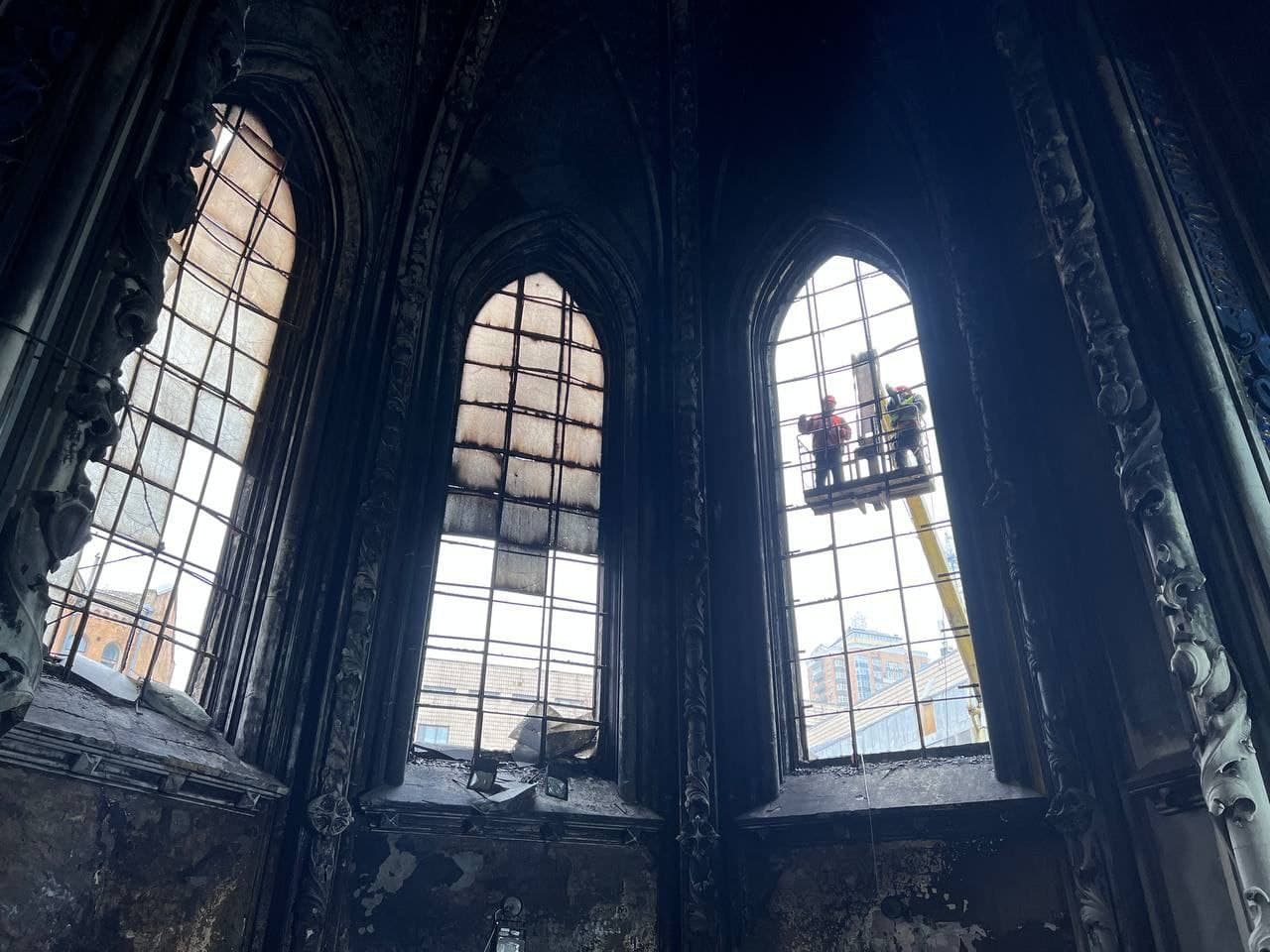 Костел Святого Николая в Киеве начали реставрировать после пожара: что уже сделали - фото 3