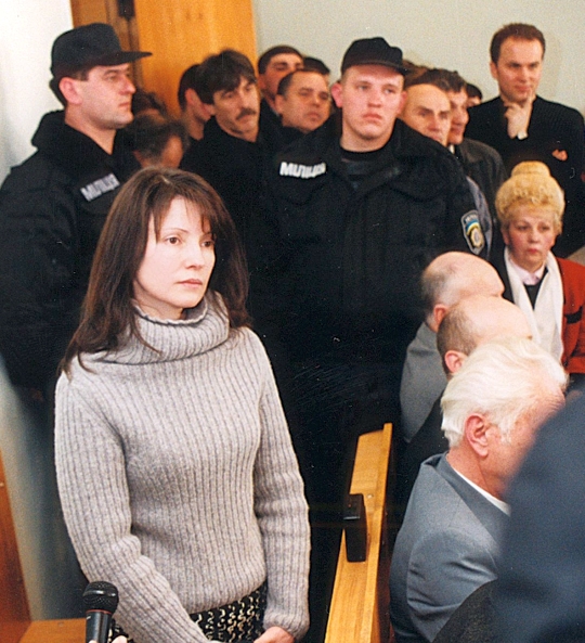 Юлія Тимошенко: 25 років політичної кар'єри - як змінювався її образ  протягом цього часу - фото 10
