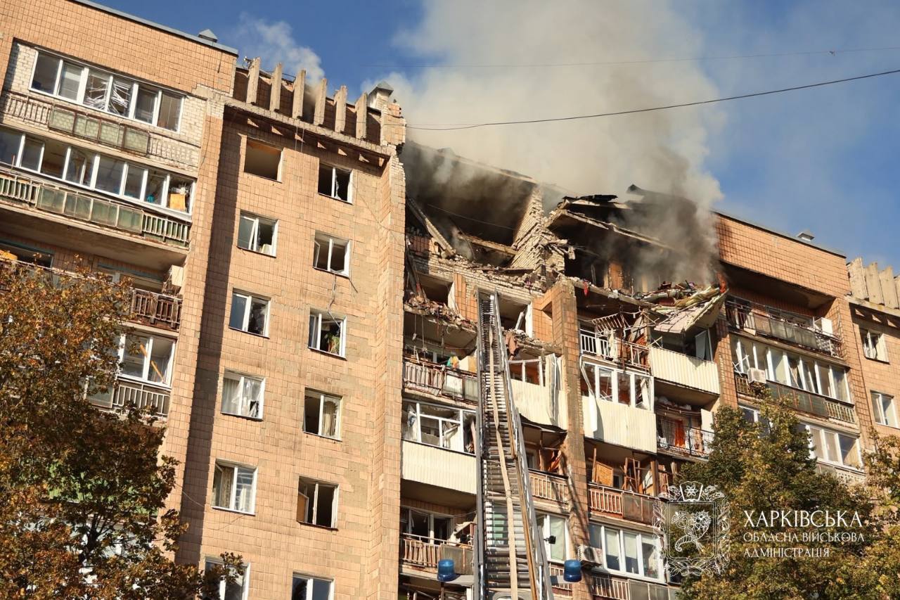 Мощные взрывы в Харькове: есть попадания в жилой дом (ОБНОВЛЯЕТСЯ) - фото 2