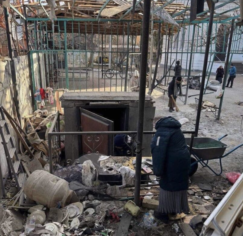 Россия обстреляла старинный Спасо-Преображенский собор в Никополе (ФОТО) - фото 2