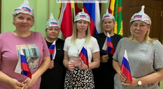 Российские учителя записали видео с речью Гитлера: скандал в РФ (ВИДЕО) - фото 2