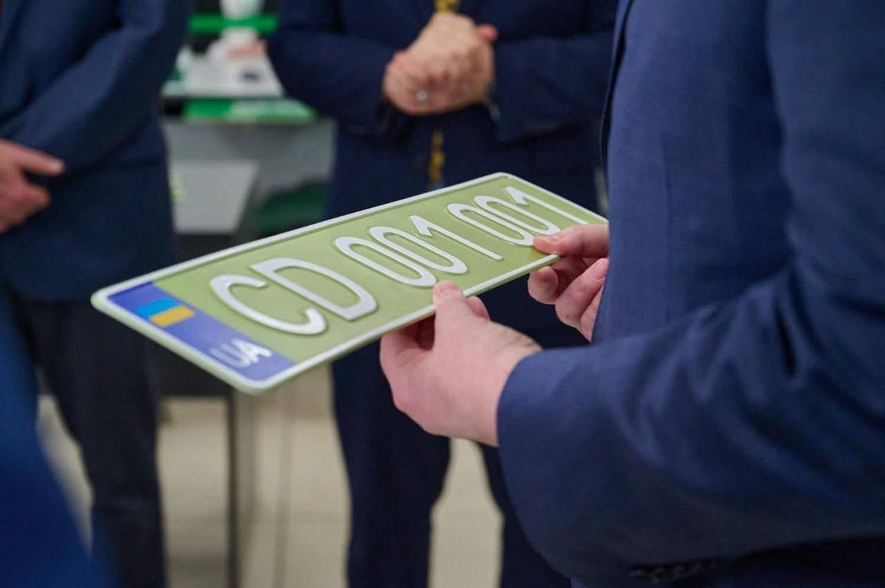 В Украине ввели оливковые номерные знаки: для каких авто действуют нововведения - фото 2