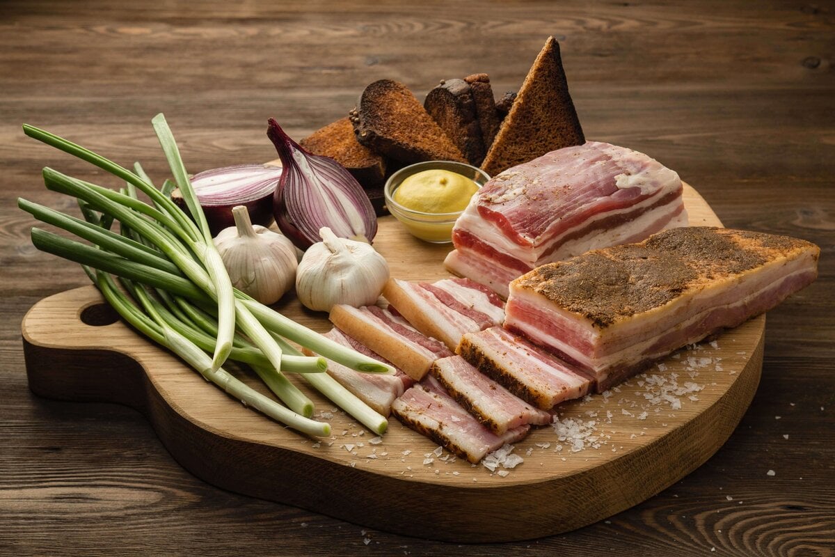 Сало на троне: как украинский деликатес победил другие ”полезные завтраки” - фото 2