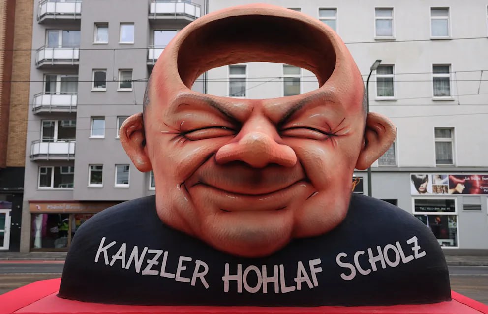 На карнавале в Германии высмеяли российского патриарха Кирилла - фото 3