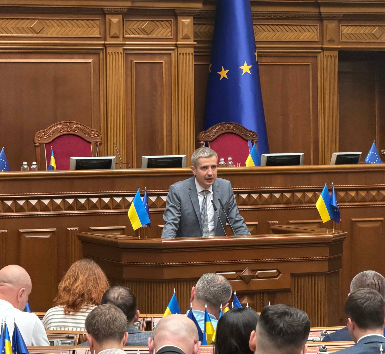 Рада - не трамвай: почему депутату от ”Голоса” не разрешили уйти из парламента во время войны - фото 2 Рада - не трамвай: почему депутату от ”Голоса” не разрешили уйти из парламента во время войны - фото 2