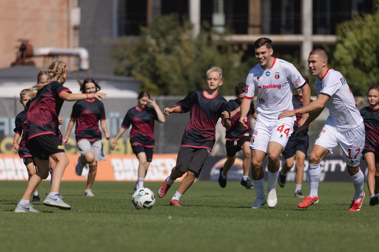 Проєкт «День із командою Королів» Betking Foundation серед фіналістів конкурсу «Партнерство заради сталого розвитку – 2025» - фото 2 Проєкт «День із командою Королів» Betking Foundation серед фіналістів конкурсу «Партнерство заради сталого розвитку – 2025» - фото 2