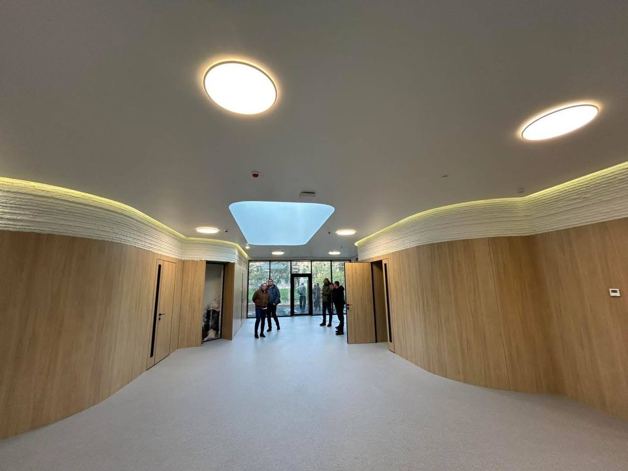 Во Львове почти завершили первую школу, напечатанную на 3D-принтере - фото 2