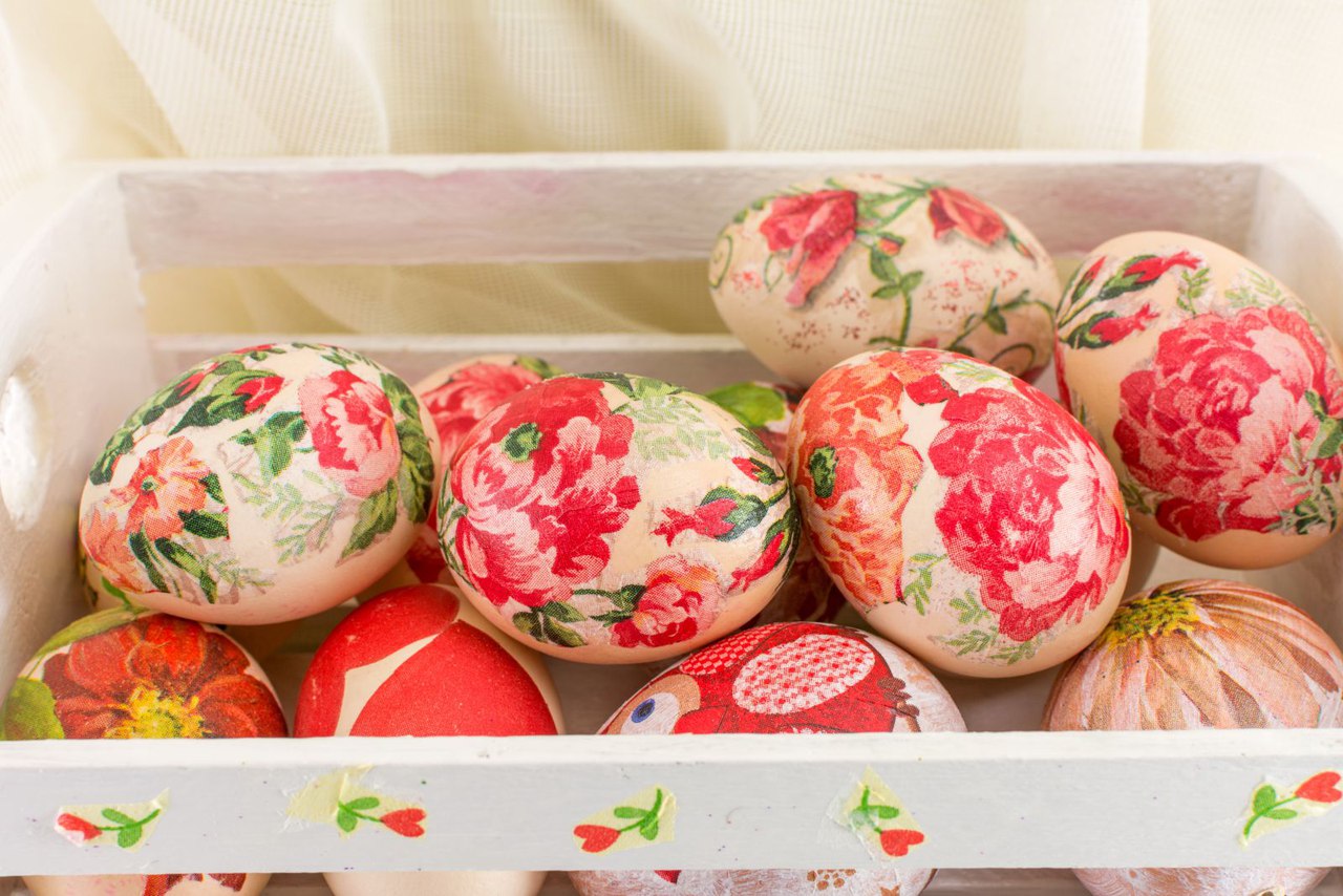 Как покрасить яйца на Пасху: 15 креативных вариантов окрашивания - фото 7