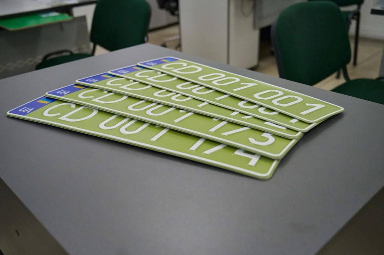 В Украине ввели оливковые номерные знаки: для каких авто действуют нововведения - фото 2