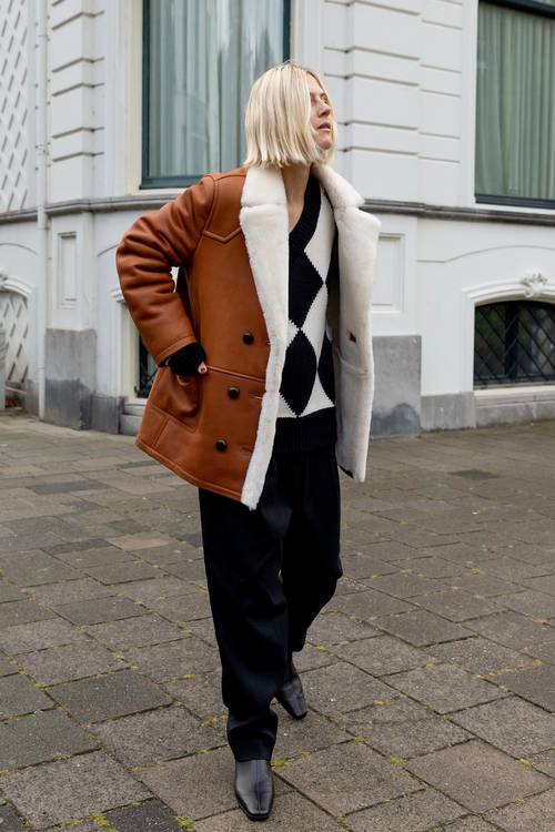 Стилисты определили самую модную куртку 2022 года (ФОТО) - фото 3