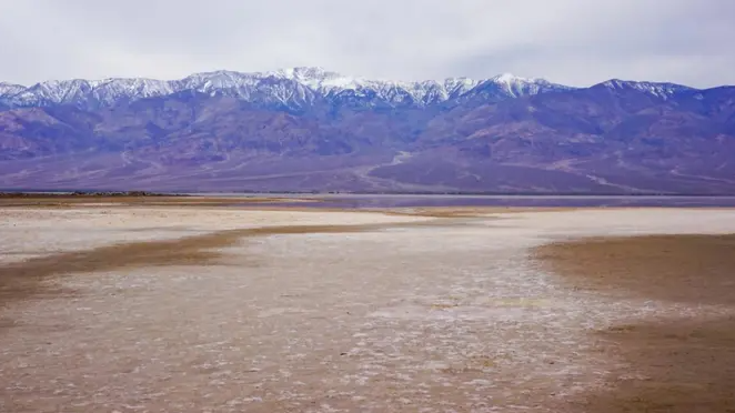У Долині Смерті через рекордні дощі відродилося стародавнє озеро (ФОТО) - фото 2 У Долині Смерті через рекордні дощі відродилося стародавнє озеро (ФОТО) - фото 2