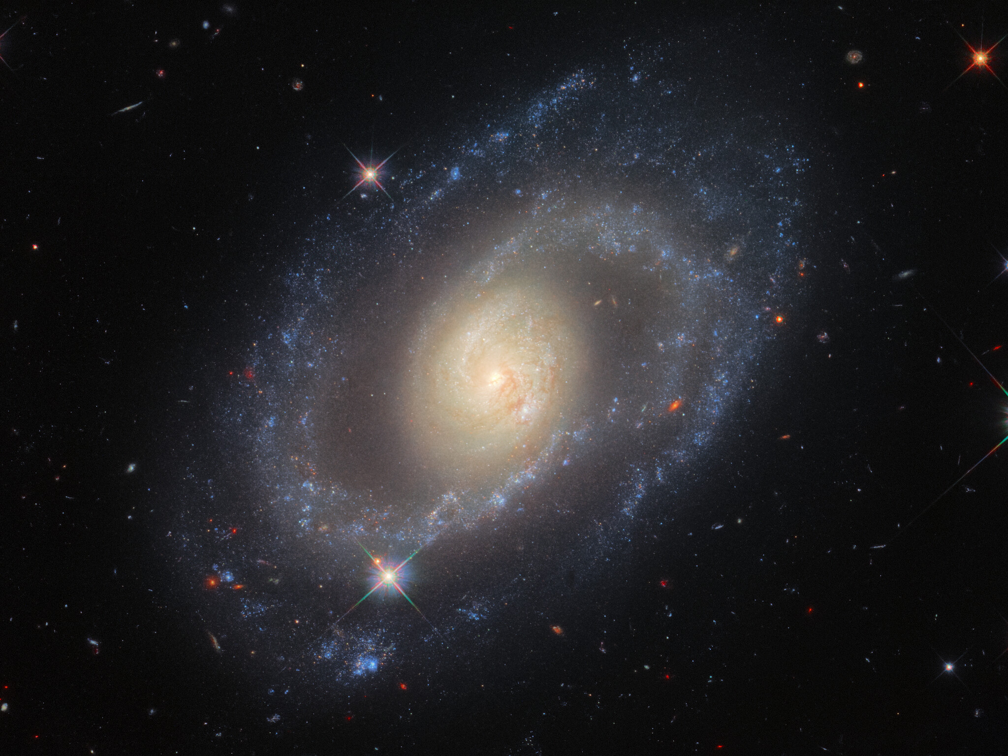 Ученые NASA запечатлели галактику, которая похожа на наш Млечный Путь (ФОТО)  - фото 2