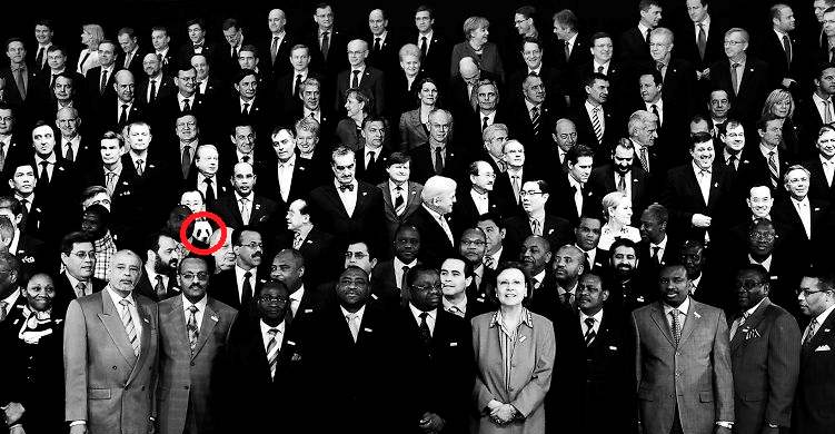 Головоломка для найуважніших: лише 1% людей можуть знайти панду, заховану серед бюрократів - фото 2