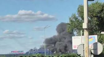ЧП под Днепром: в строительном гипермаркете вспыхнул большой пожар, людей срочно эвакуируют - фото 2