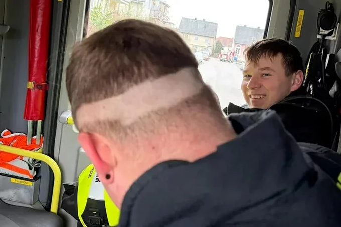 Курьезную прическу получил пожарный у парикмахера из-за экстренного вызова (ФОТО) - фото 2