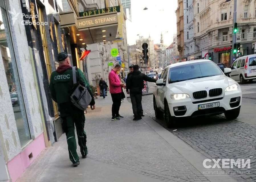 Попри призовний вік: відсторонений очільник КСУ втік у Відень (ФОТО) - фото 6