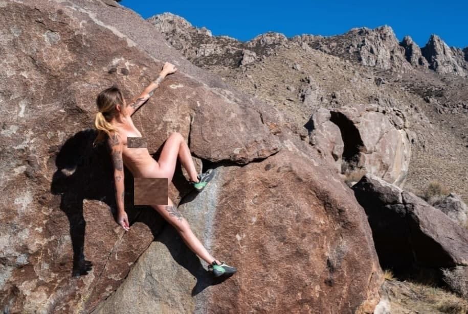 37-летняя американка покоряет вершины голой - фото 2