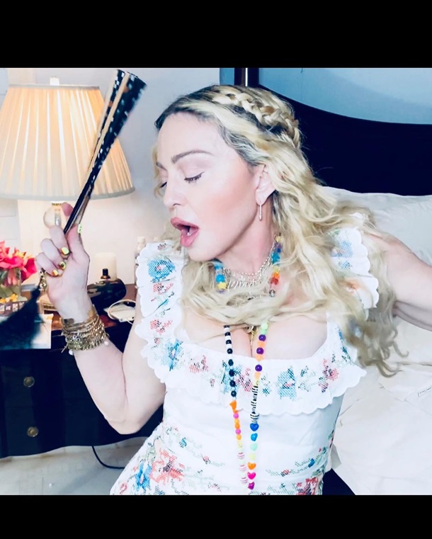 Марихуана вместо торта: как Мадонна отметила свое 62-летие - фото 3