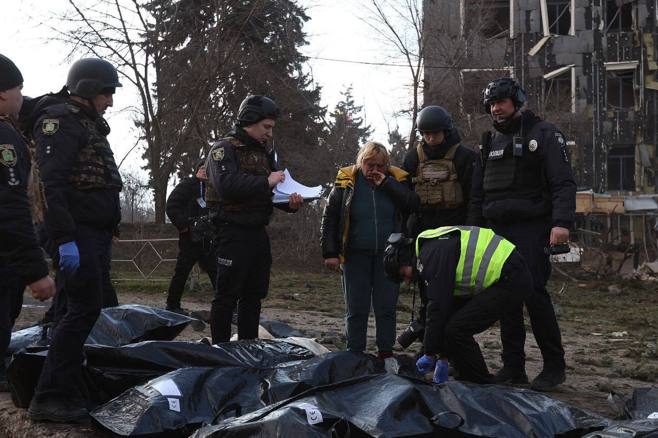 Окупанти вдарили балістикою по Харківщині: багато загиблих та поранених (ОНОВЛЕНО) - фото 5