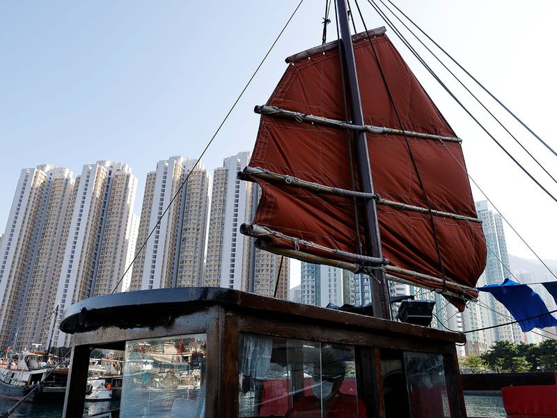 В Китаї переробили старий човен в туристичний об'єкт (фото) - фото 2