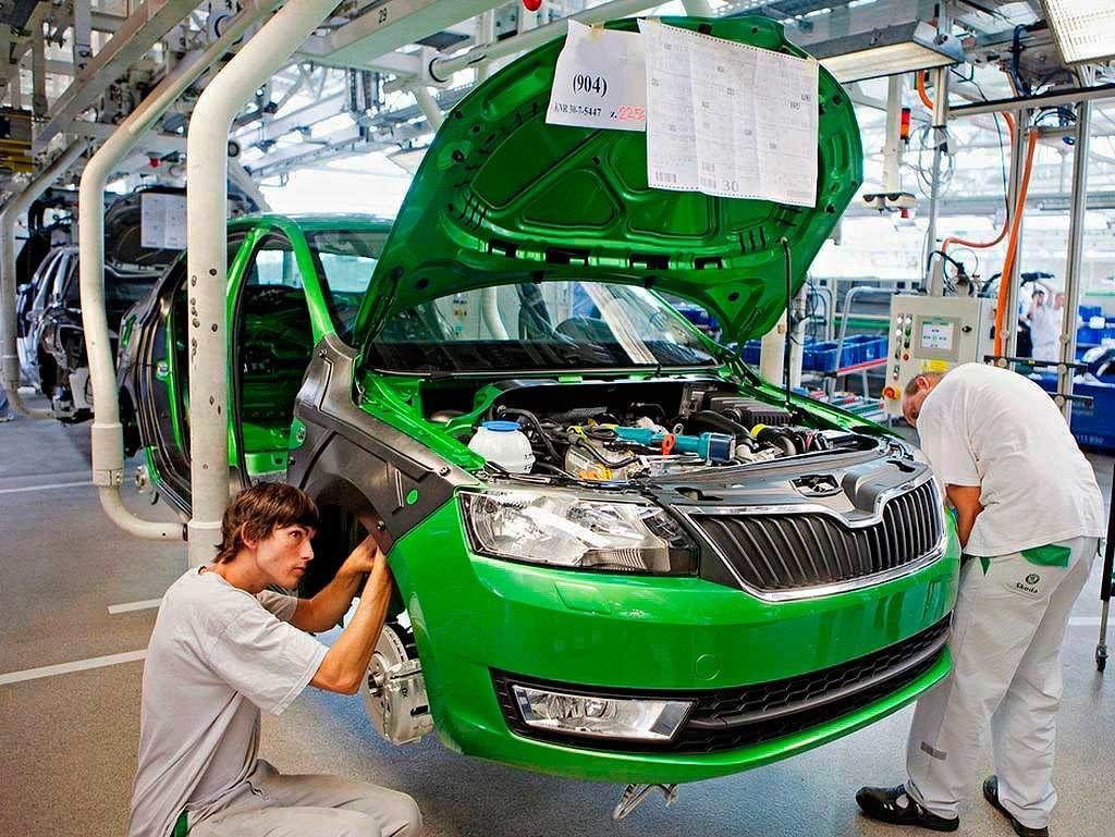 Автомобильный гигант Škoda Auto останавливает производство в Чехии |  Комментарии Украина