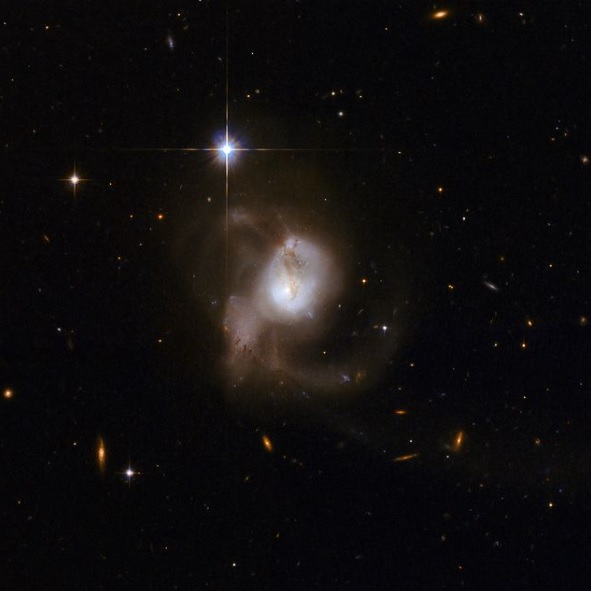 NASA Hubble запечатлел в космосе уникальный объект: как он выглядит (ФОТО)  - фото 2