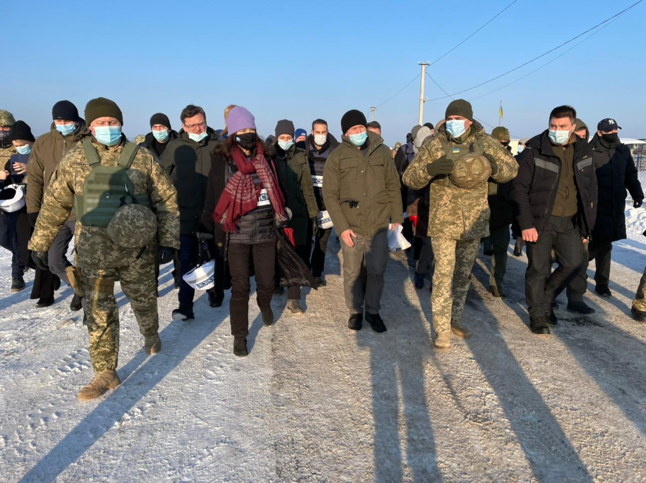 Війна на Донбасі: голова ОБСЄ побувала на лінії розмежування - фото 3