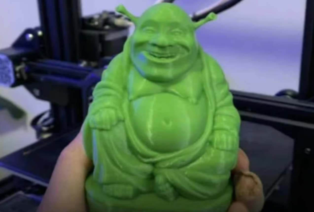 Женщина 4 года молилась зеленой фигурке Будды, оказавшейся Шреком - фото 2