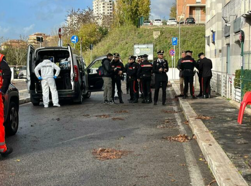 Не хотел платить за коммуналку: в Риме мужчина расстрелял женщин на заседании домового комитета (ФОТО) - фото 5