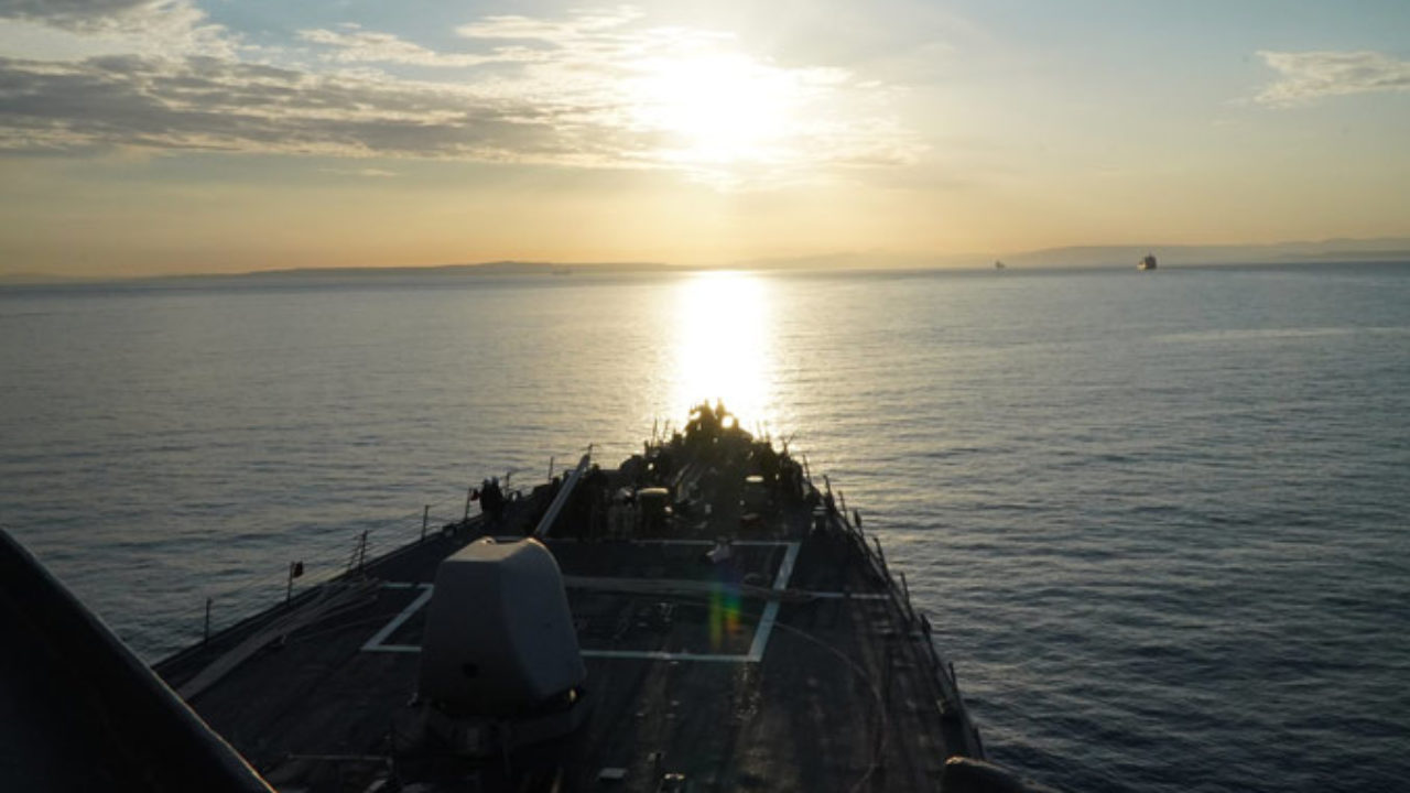 Военный корабль США вошел в воды Черного моря (ФОТО) - фото 2