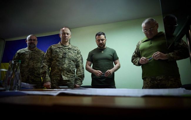 Зеленский провел важную встречу с военными командующими: подробности (ФОТО) - фото 2