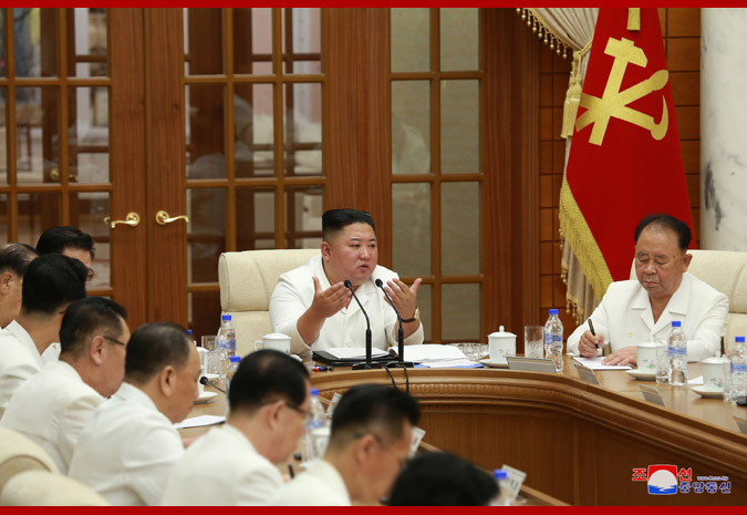 В Северной Корее отреагировали на слухи о коме Ким Чен Ына - фото 2