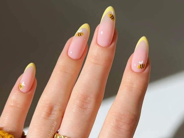 Нігті, як крашанки: який манікюр зробить вас зіркою Великодня - фото 2