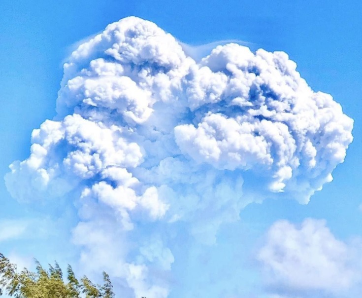 У Полінезії розпочалося виверження вулкана: можуть пройти кислотні дощі (ФОТО) - фото 2