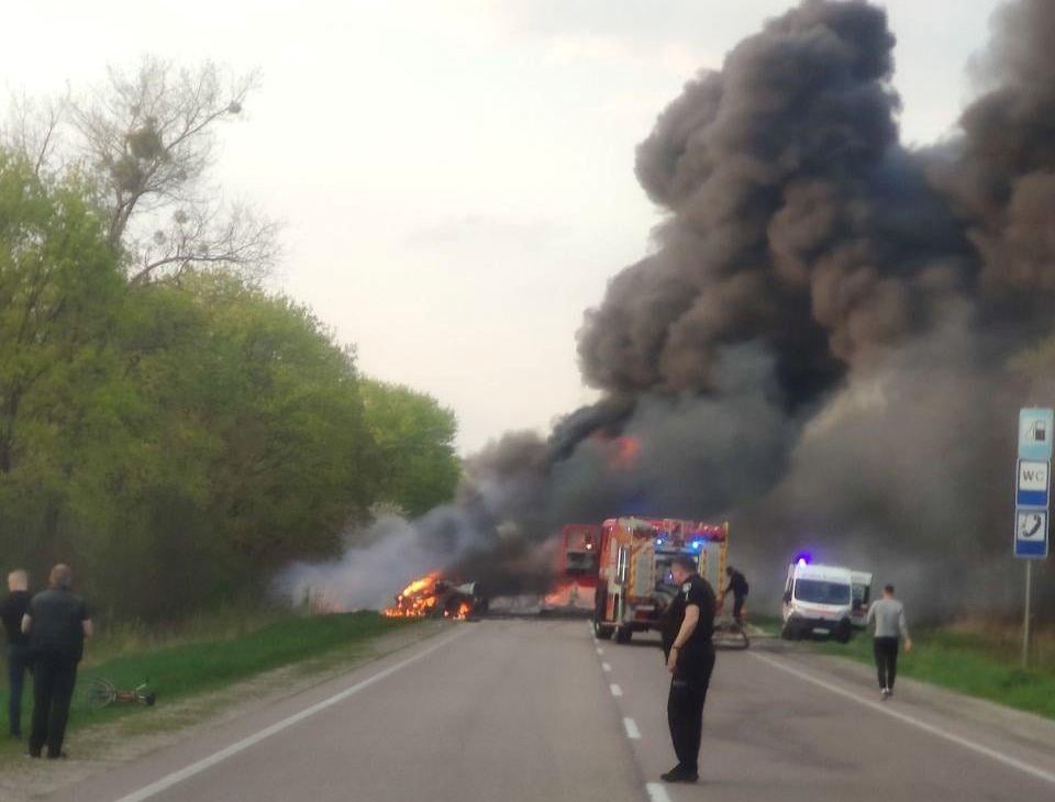 Масштабное ДТП в Ровенской области: погибли 16 человек (ФОТО) - фото 4