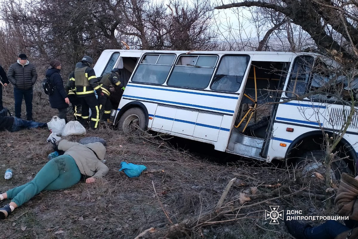 ДТП на Дніпропетровщині: багато постраждалих - фото 5