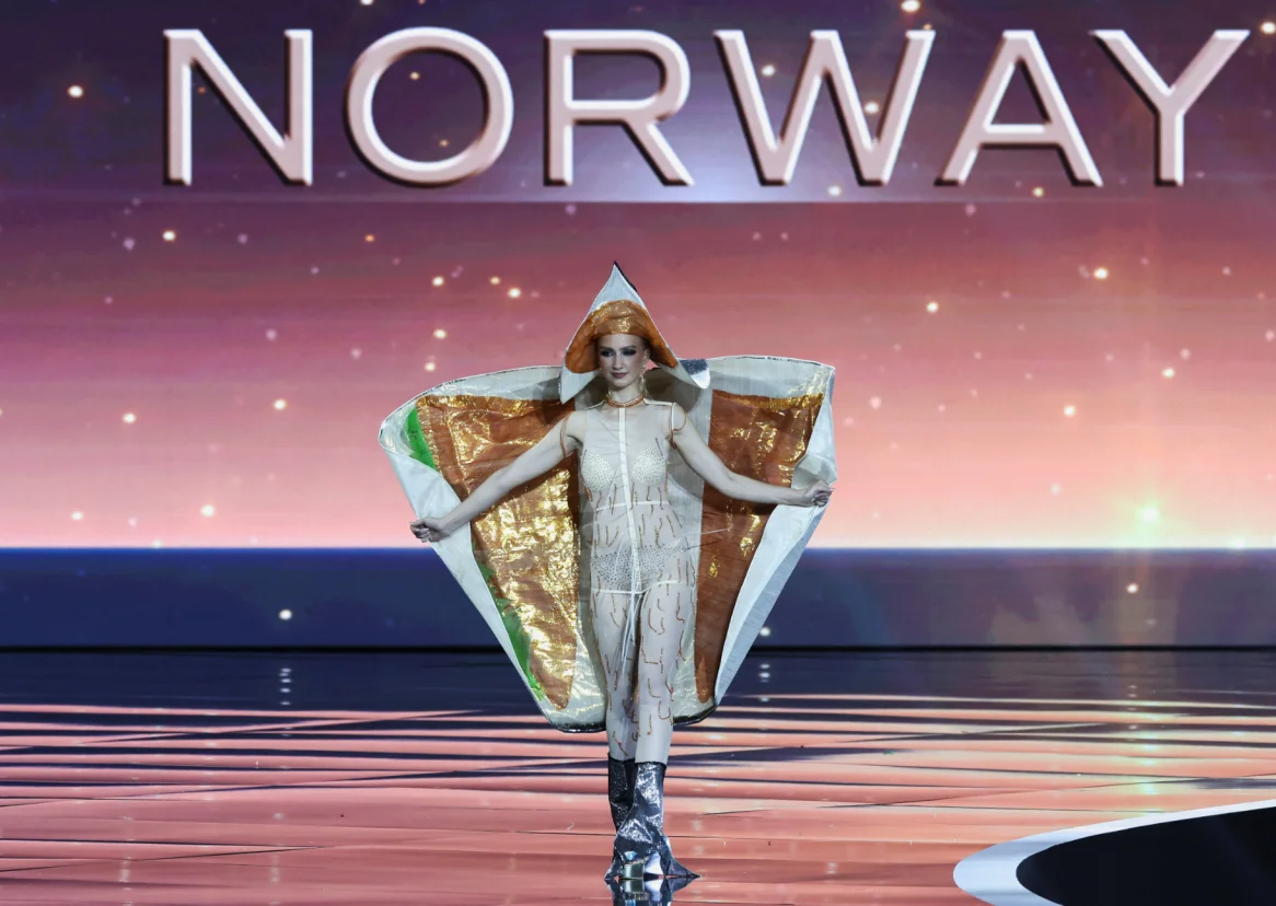 Норвежка в костюме гигантского лосося ошеломила на конкурсе красоты ”Мисс Вселенная 2025” (ФОТО, ВИДЕО) - фото 2