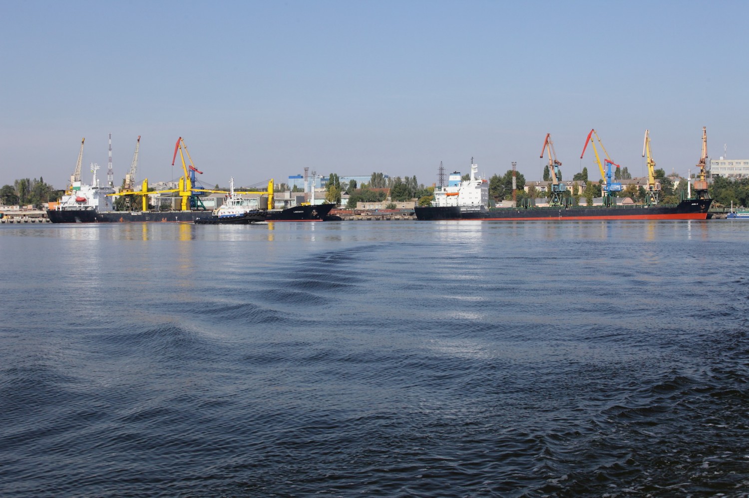 Russian Drone Strike Hits Civilian Vessels in Mykolaiv Port