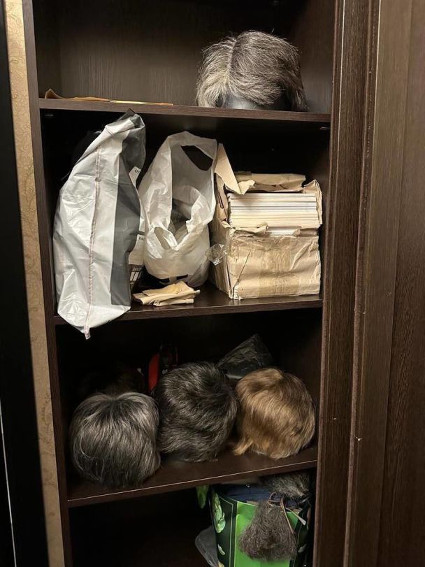 В доме Пригожина обнаружили коллекцию париков (ФОТО) - фото 2