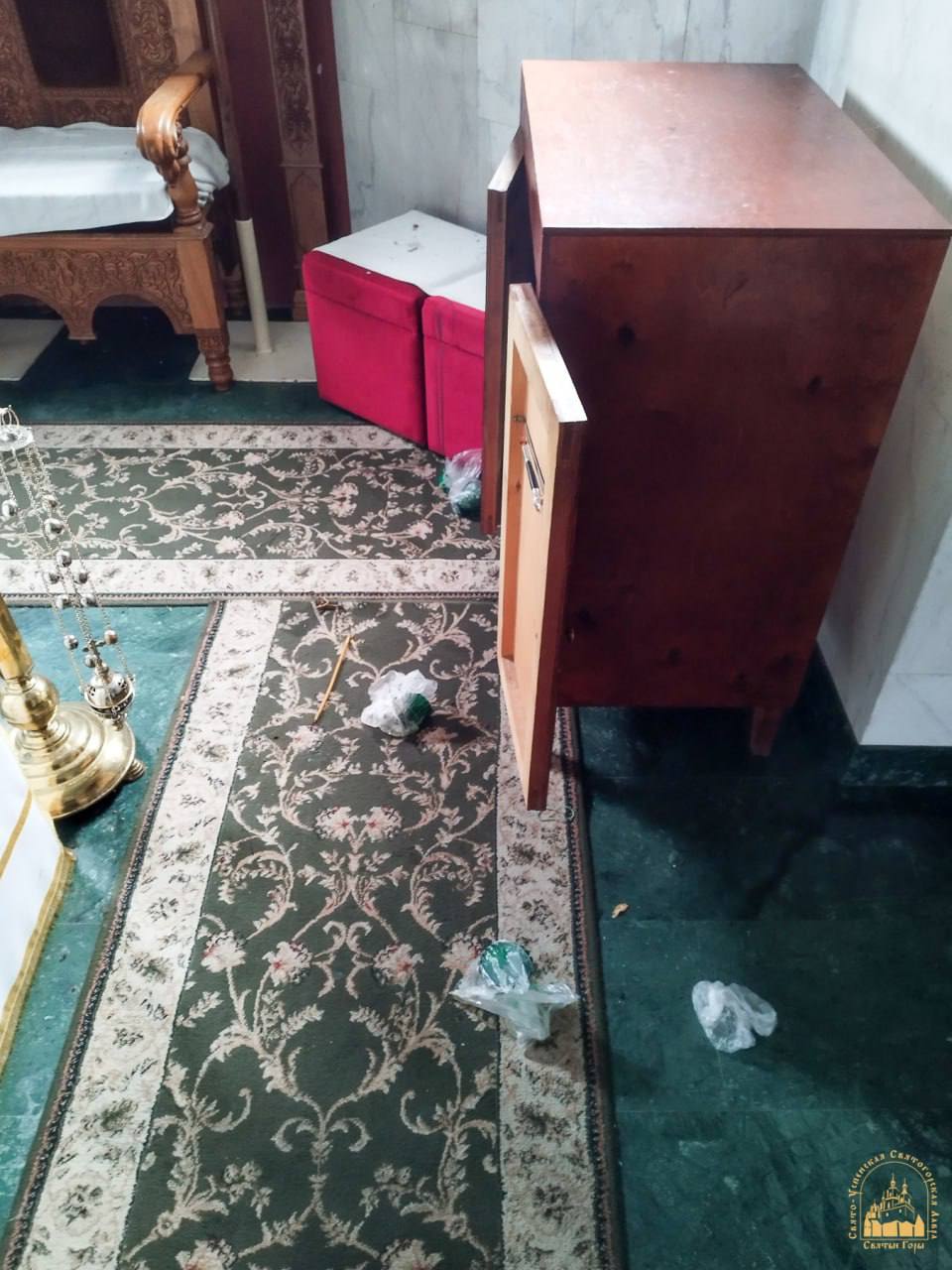 Нічне пограбування у відомій Святогірській лаврі: зі скиту викрали дзвони та начиння - фото 2