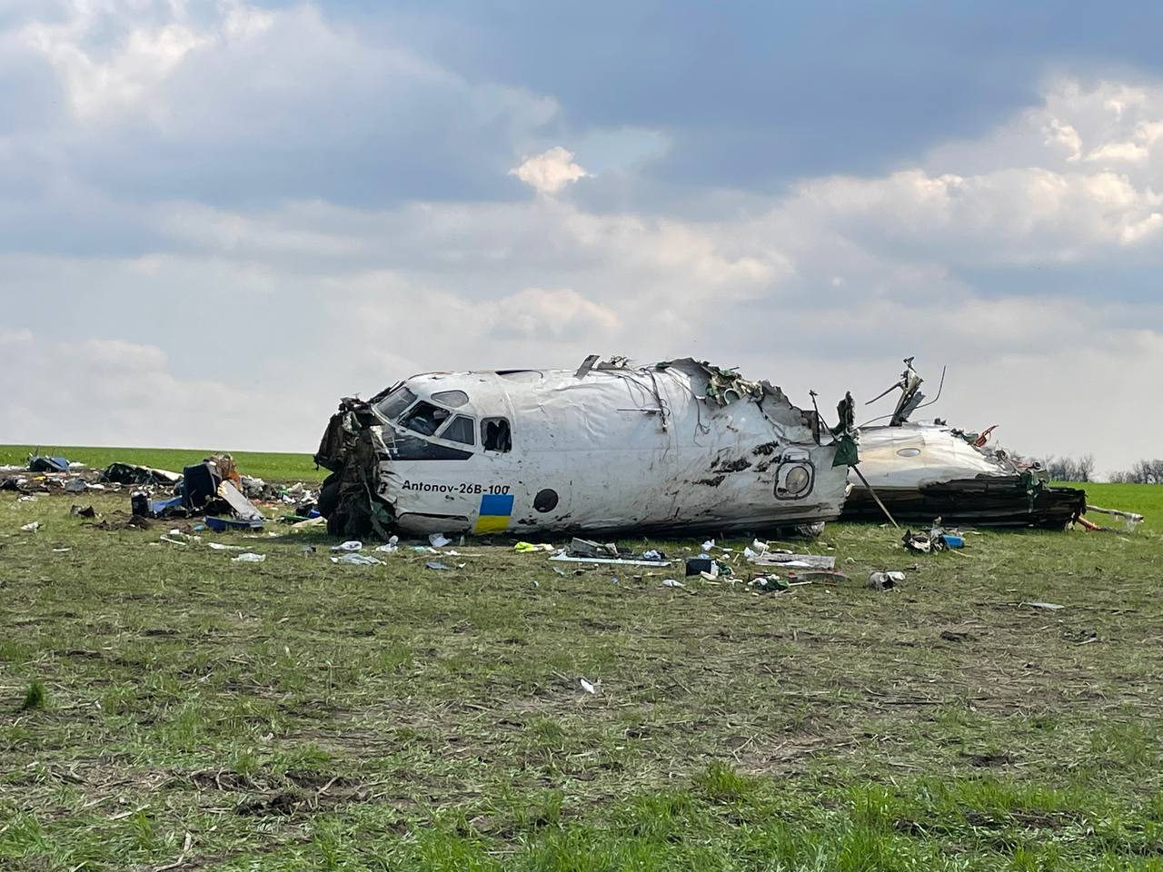В Запорізькій області впав літак АН-26: що відомо (Фото) - фото 2