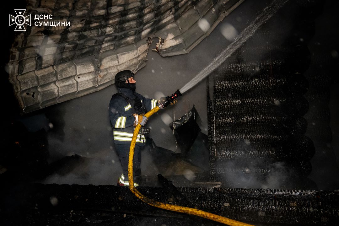 Окупанти вдарили по дитячому центру у Сумах: що відомо - фото 6