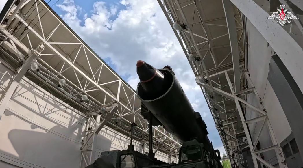Россия провела пуск межконтинентальной ракеты ”Ярс” на полигон ”Кура”, расположенный рядом с США - фото 2