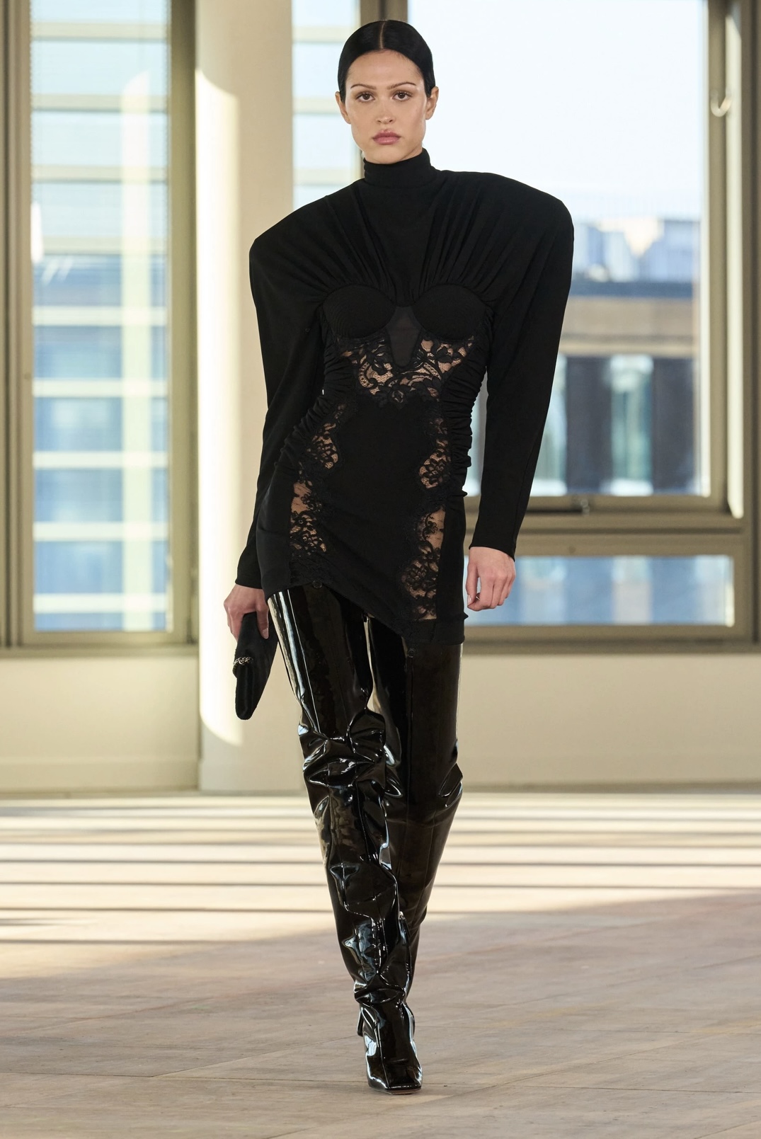 Топ-12 модных тенденций осень-зима 2025-2026 от Vogue - фото 2