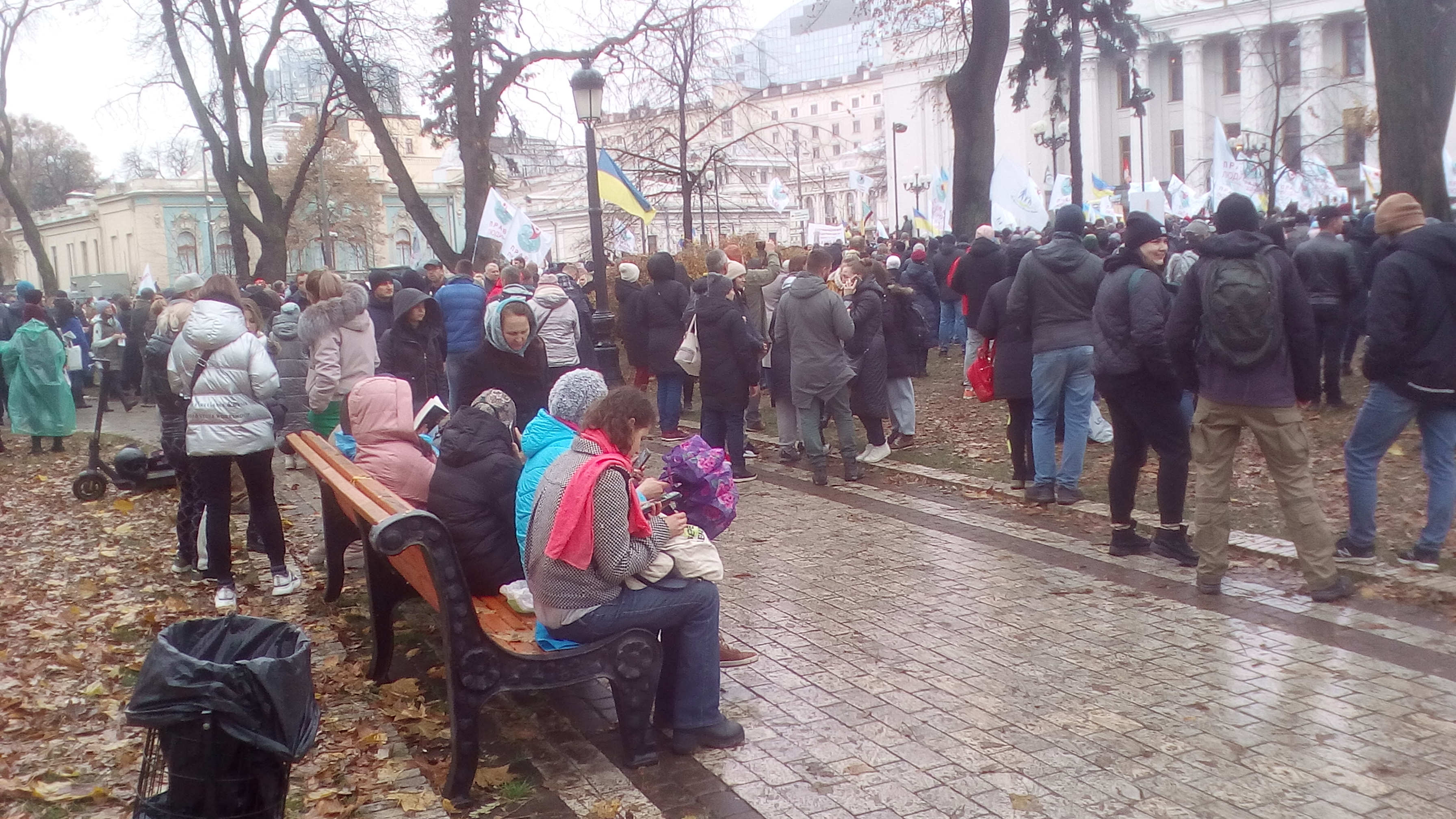 «Ми - не антивакцинатори»: що відбувалося на протестних акціях у Києві (ФОТОРЕПОРТАЖ) - фото 9