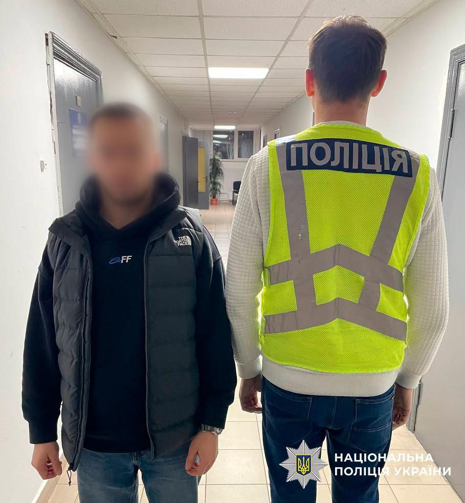 В Киеве мужчина снял провокационное видео в форме полицейских: что ему за это будет - фото 2