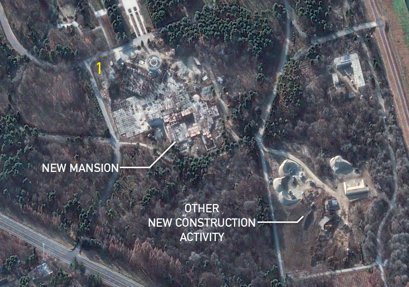 Невже готується тікати: Путіну терміново будують елітний особняк у Північній Кореї (ФОТО) - фото 2 Невже готується тікати: Путіну терміново будують елітний особняк у Північній Кореї (ФОТО) - фото 2