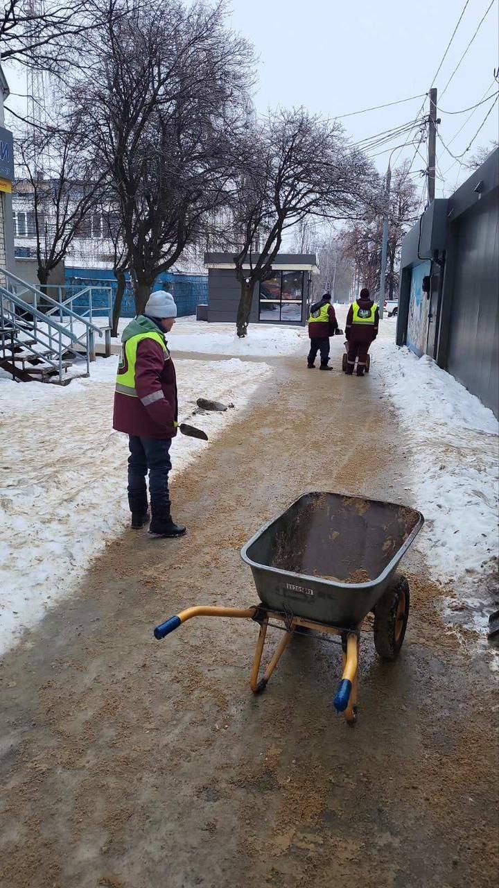 Чистота попри негоду: у мережі захоплюються роботою харківських служб - фото 2