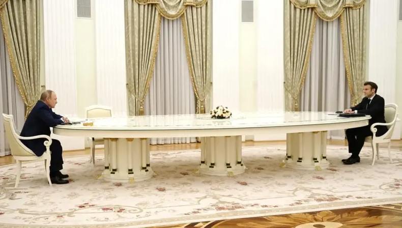 Тотальна параноя Путіна: розкрито принизливі вимоги Кремля до учасників ПМЕФ - фото 2 Тотальна параноя Путіна: розкрито принизливі вимоги Кремля до учасників ПМЕФ - фото 2